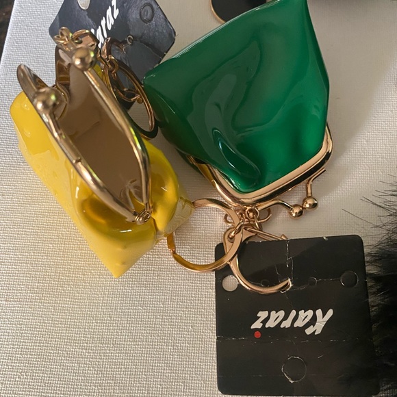 Assorted keychains - Picture 2 of 9